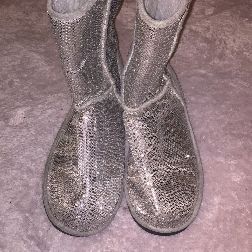 women’s silver sequin slippers